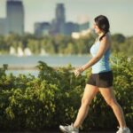 가벼운 산책이 우리 몸에 주는 긍정적인 변화